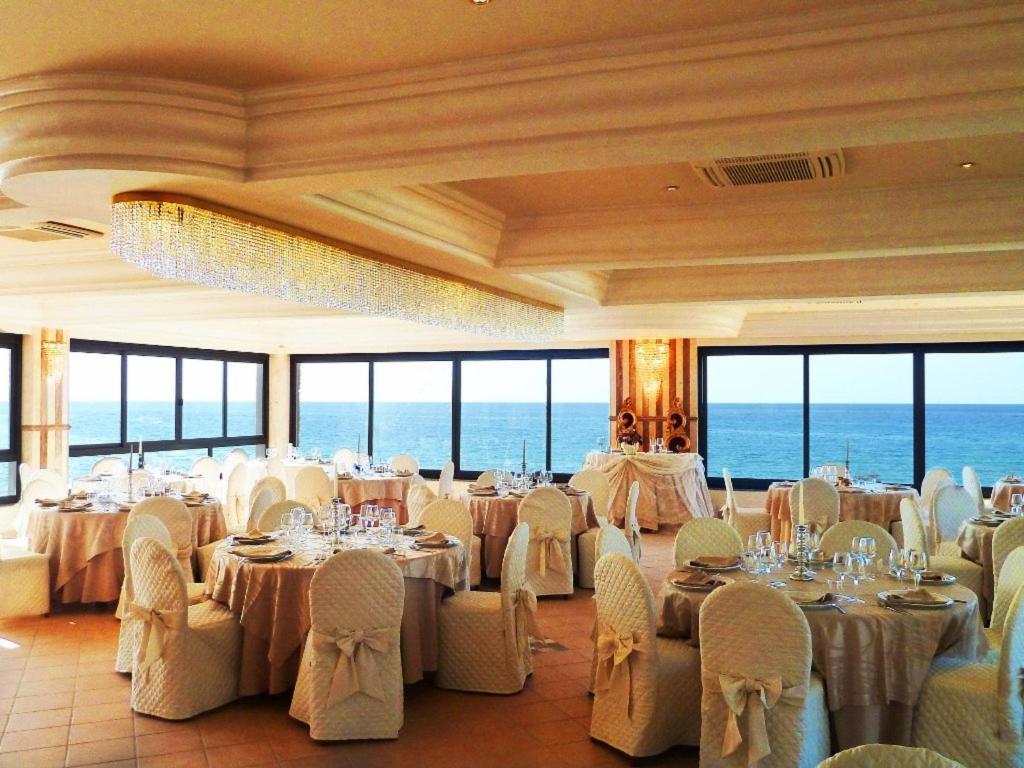 Baia Tropea Resort Паргелия Экстерьер фото