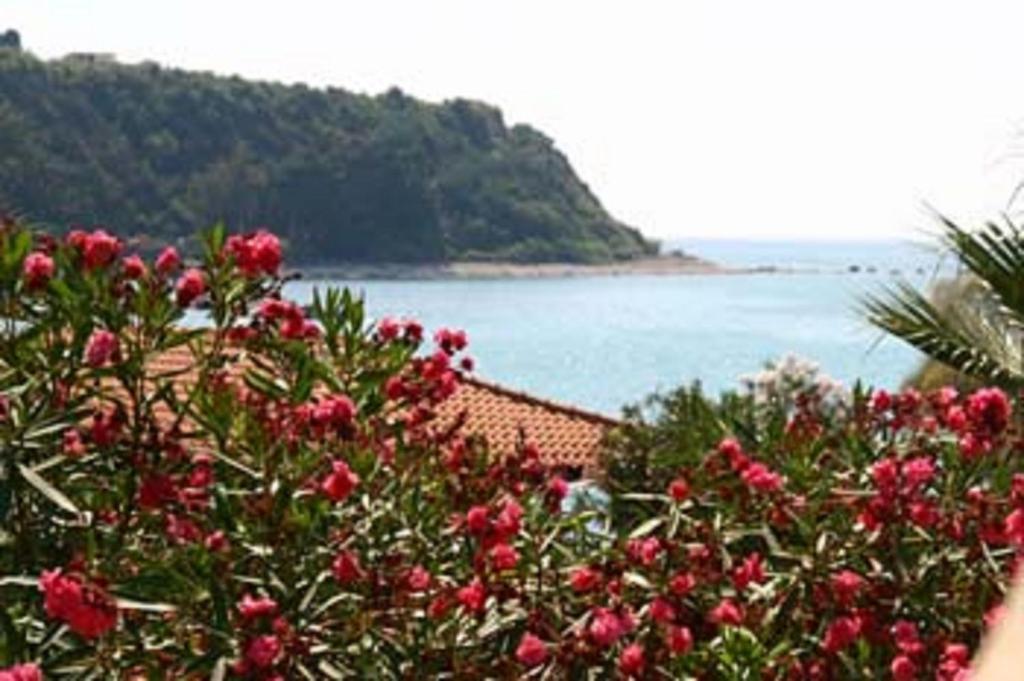 Baia Tropea Resort Паргелия Экстерьер фото